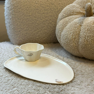 Clover Cup Amorphous Set with Little Bird