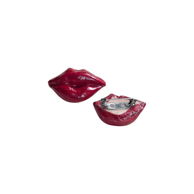 Lip Brooch