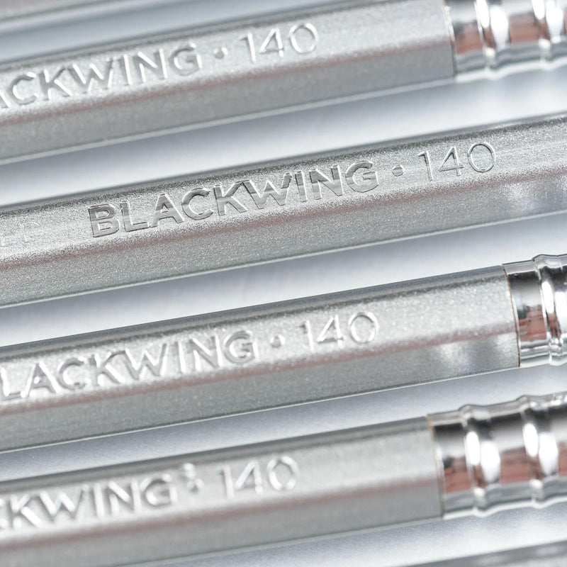 Palomino Blackwing Volume 140 Dengeli Grafit Ahşap Kalem