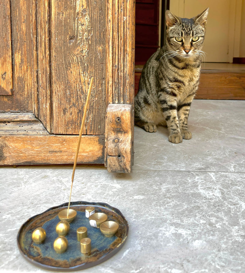 Simple Ball Incense Holder